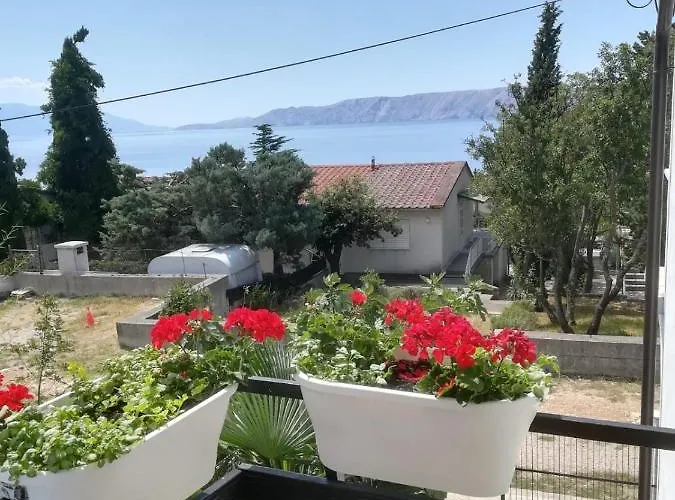 In With Sea View, Balcony, Air Conditioning, Wi-fi