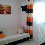 In With Sea View, Balcony, Air Conditioning, Wi-fi Novi Vinodolski