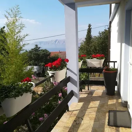 Apartman In With Sea View, Balcony, Air Conditioning, Wi-fi *