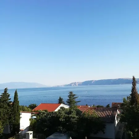Apartment In With Sea View, Balcony, Air Conditioning, Wi-fi