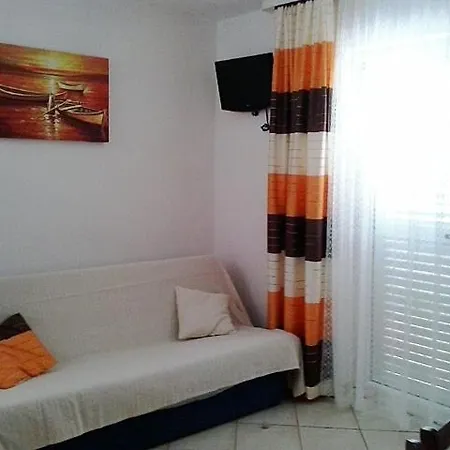 In With Sea View, Balcony, Air Conditioning, Wi-fi Novi Vinodolski