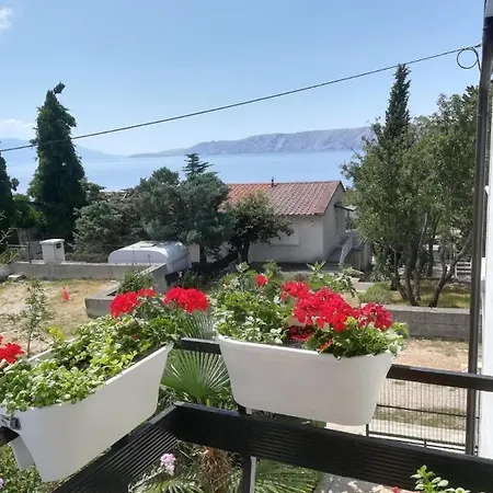 In With Sea View, Balcony, Air Conditioning, Wi-fi