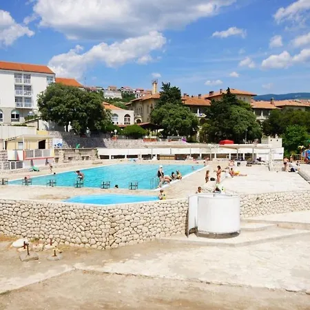 In With Sea View, Balcony, Air Conditioning, Wi-fi Apartment Novi Vinodolski