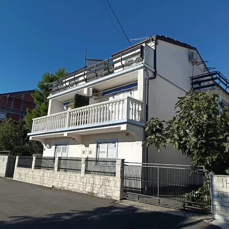 In With Sea View, Balcony, Air Conditioning, Wi-fi Apartmán