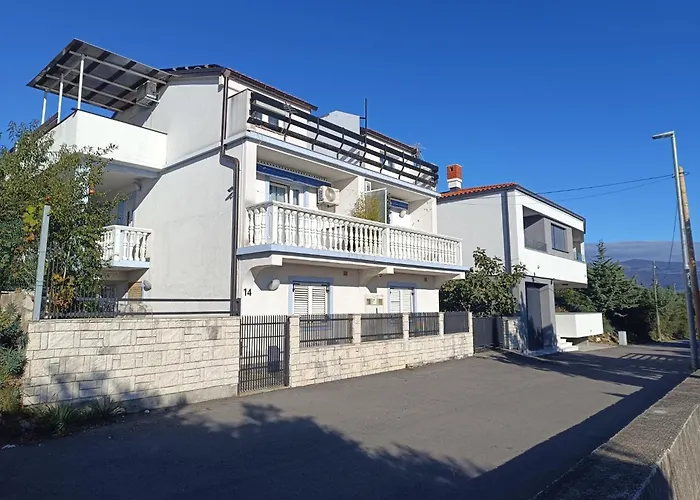 Apartment In With Sea View, Balcony, Air Conditioning, Wi-fi Novi Vinodolski